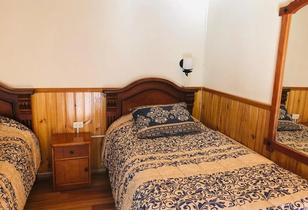 Hostal Collins House-1